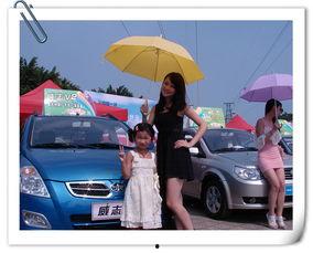 国产小车视频女生素材,青春女生演绎时尚出行新风尚